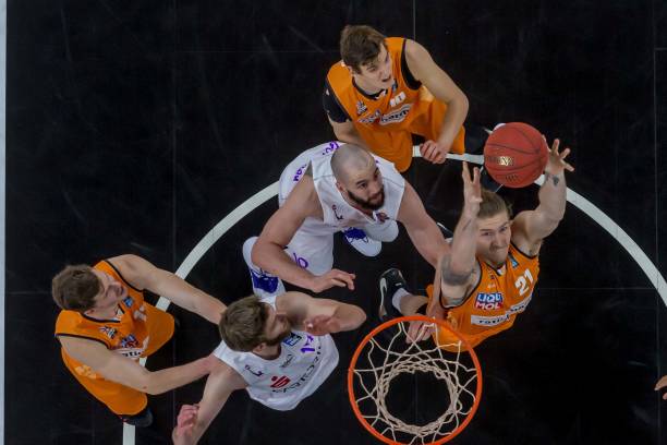 强的拼搏精 强的拼搏精